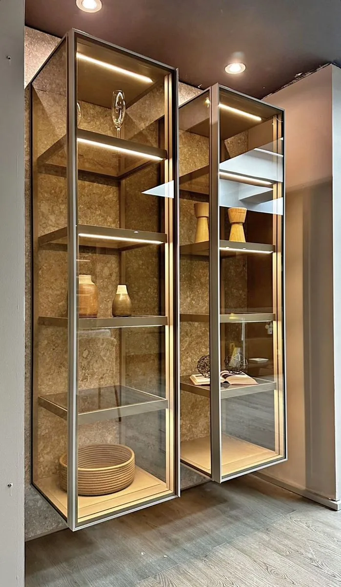 Tủ kính trưng bày (1)