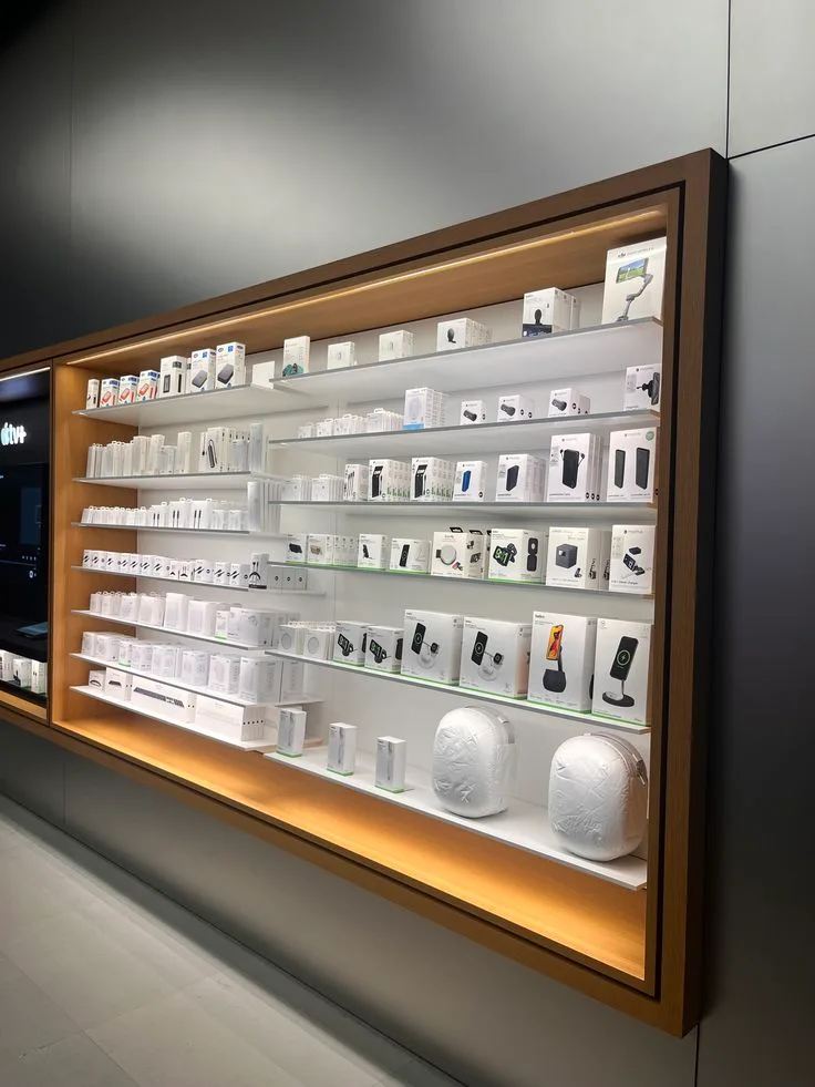 Tủ kính trưng bày điện thoại (3)