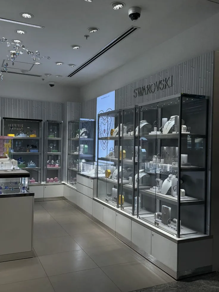 Tủ kính trưng bày trang sức (5)