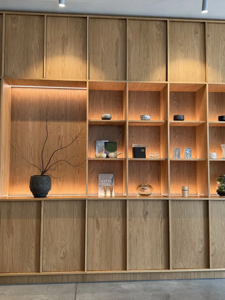 Tủ trưng bày gỗ tự nhiên (4)