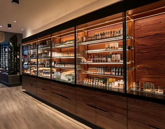 Tủ trưng bày mỹ phẩm (1)