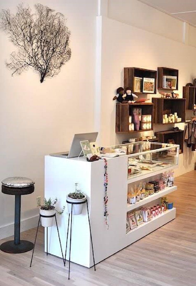 Quầy Lễ Tân Trong Showroom