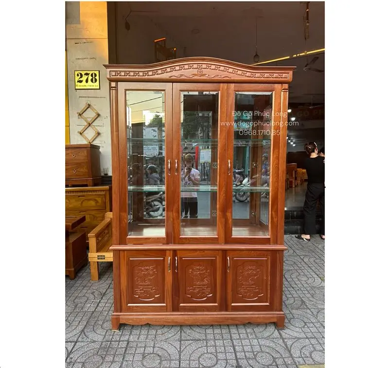 Tủ trưng bày đồ thủ công