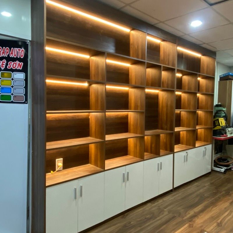 Quầy trưng bày kính có đèn LED
