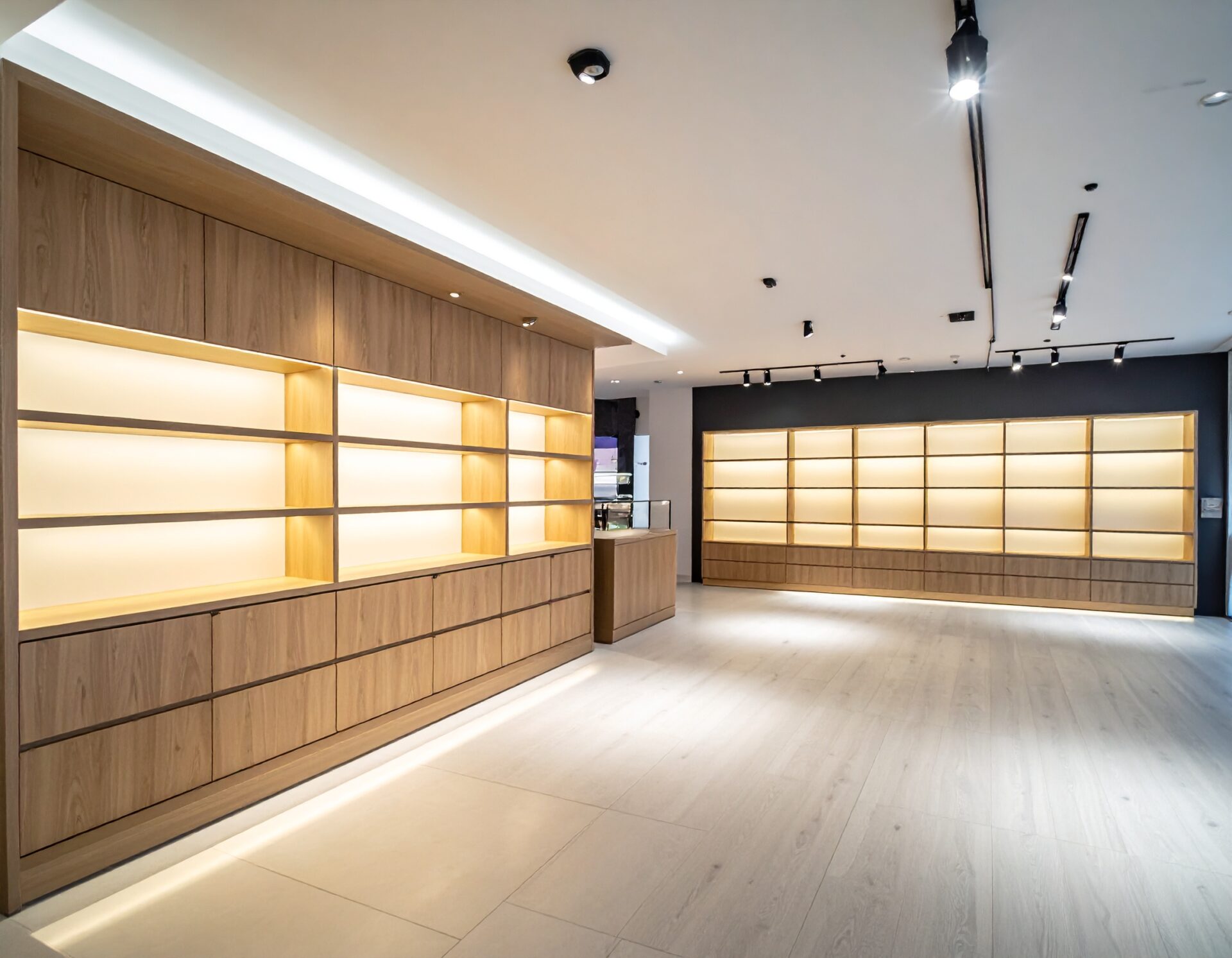 Thi Cong Tu Trung Bay Showroom 5