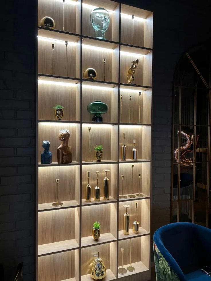 Tu Trung Bay Co Den Led 2 