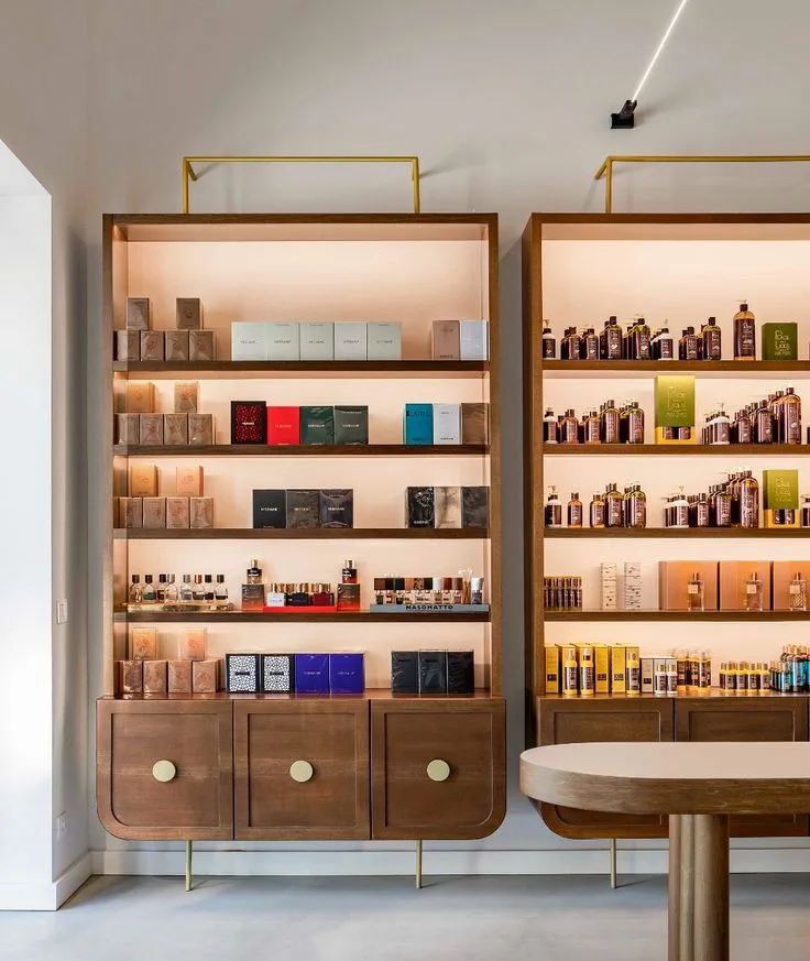 Tủ trưng bày nước hoa 4