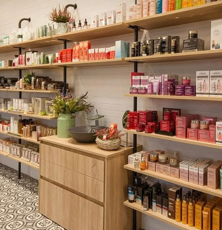 Tu Trung Bay San Pham Cho Cua Hang Nho 5